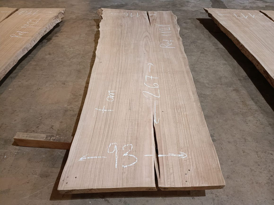 Ref. 1121. Mesa de madera de Eucalipto