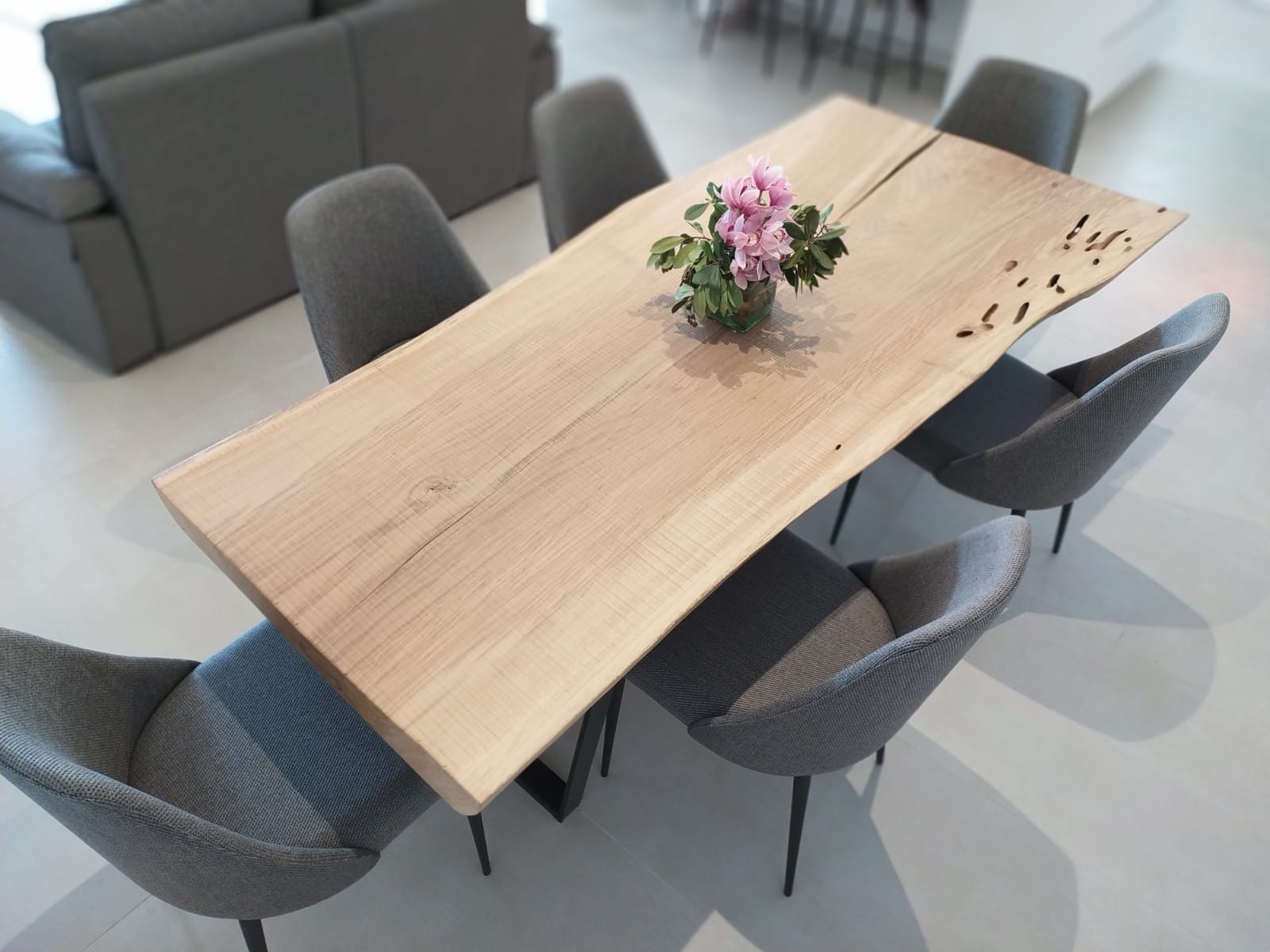 Mesa comedor compacta en roble francés