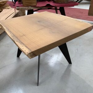 mesa de comedor pequeña ideal para espacios reducidos