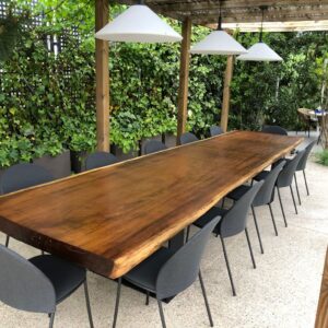 Mesa de diseño de comedor elegante de iroko macizo, 435 cm, con vetas naturales y acabado al aceite