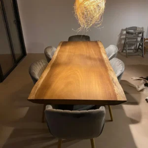 mesa de comedor en estilo rústico